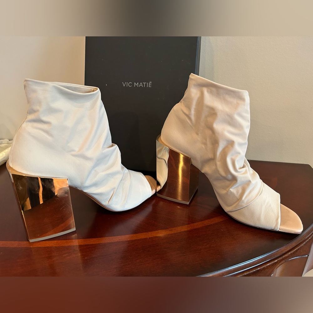 Vic Matie Women's Cream Ankle Open Toe Boot made in Italy